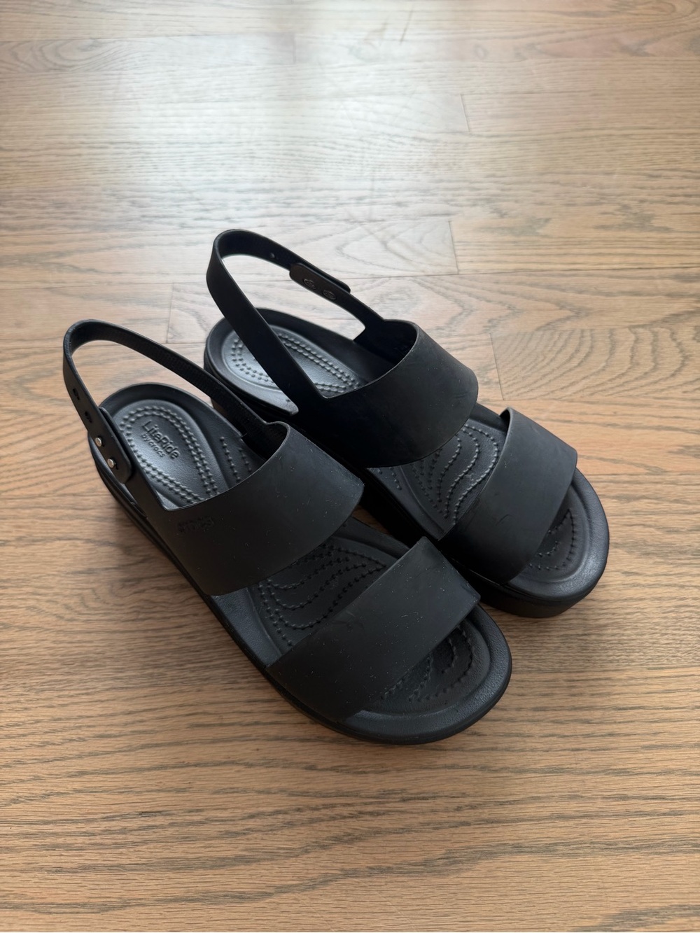 CROCS Women's Black Brooklyn Platform